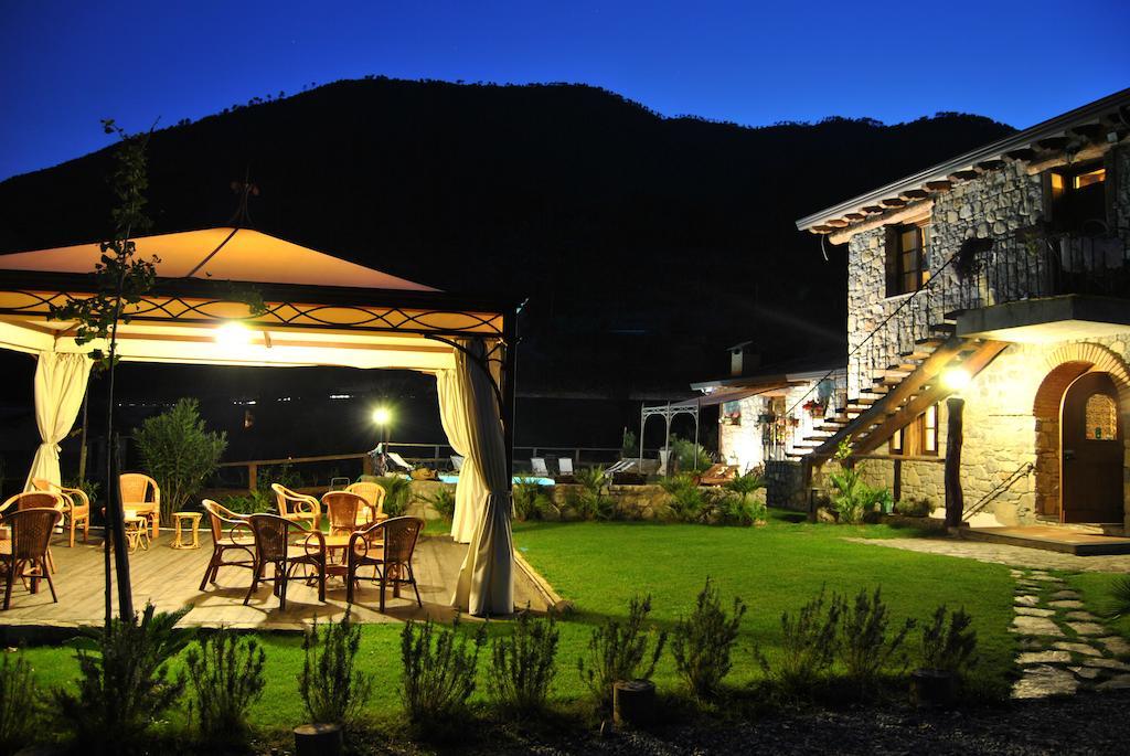 Le Macine Del Confluente Bed & Breakfast บาดาลุคโค ภายนอก รูปภาพ